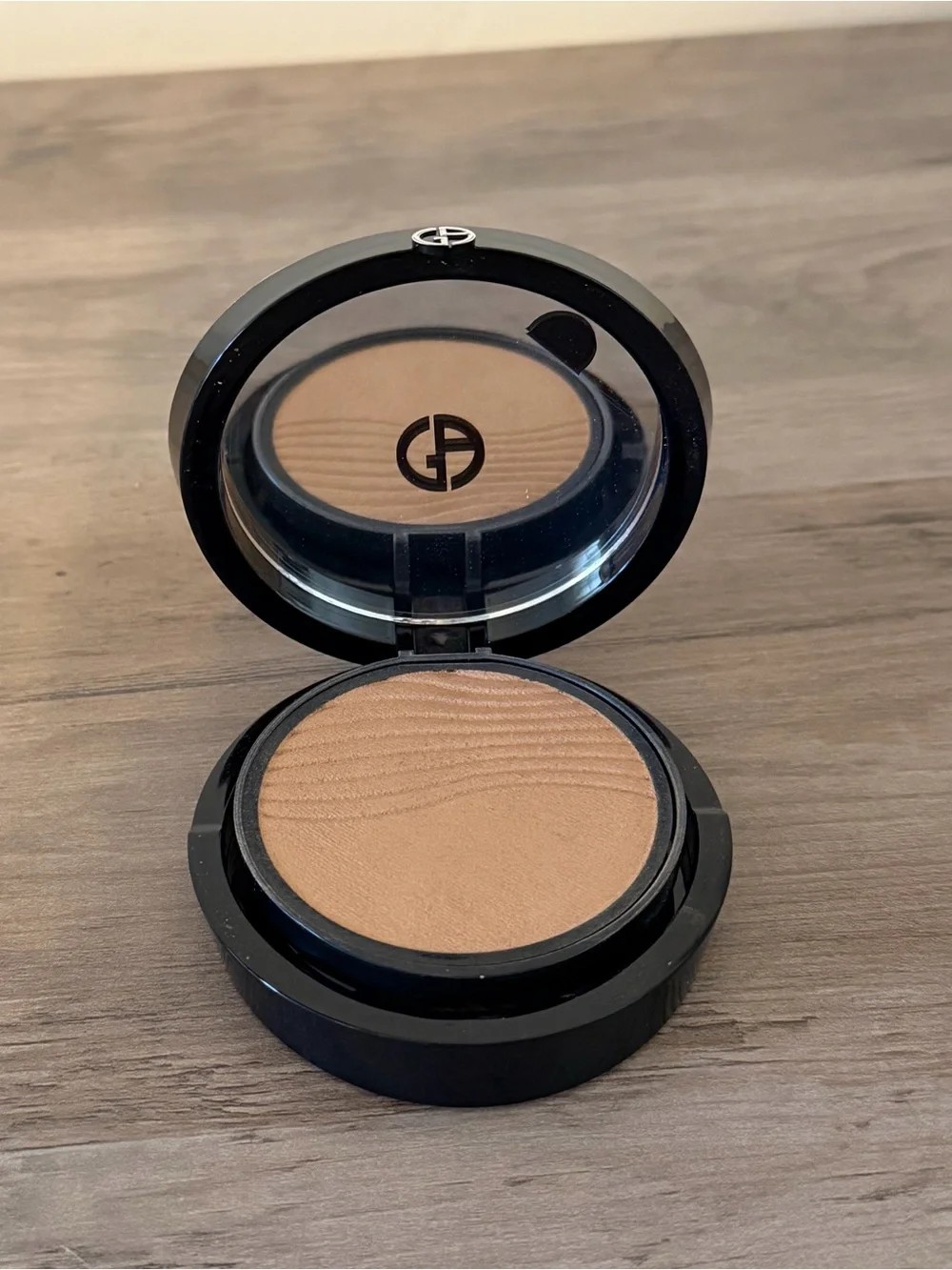 Giorgio Armani -Luminous Silk Glow Fusion Powder- shade 6.5